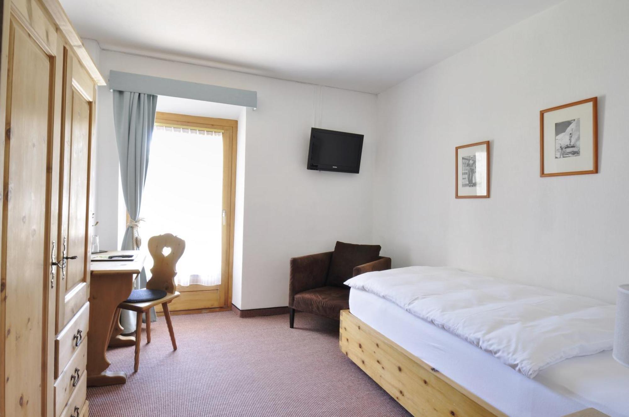 Hotel Bernina Pontresina Ngoại thất bức ảnh