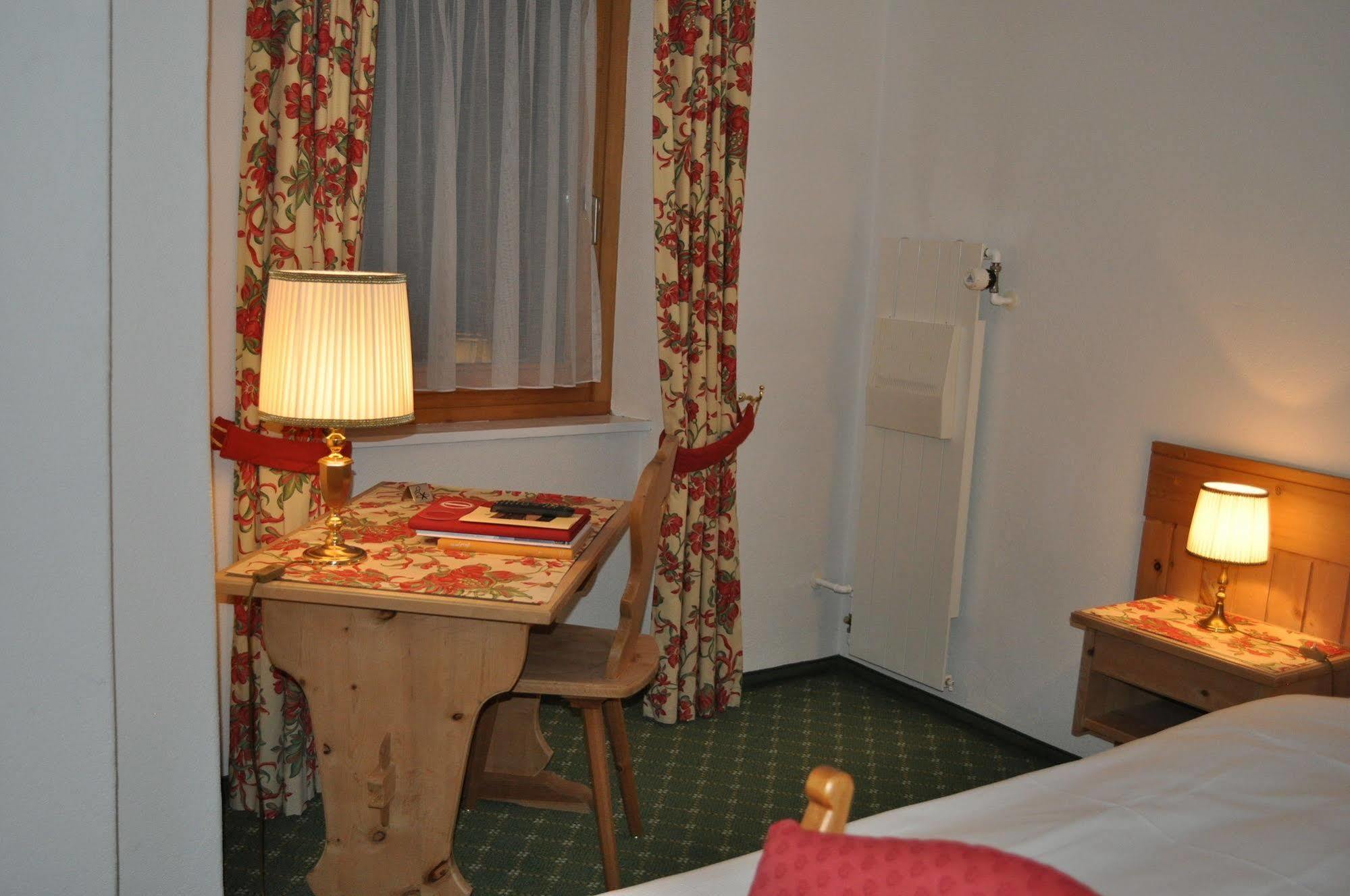 Hotel Bernina Pontresina Ngoại thất bức ảnh